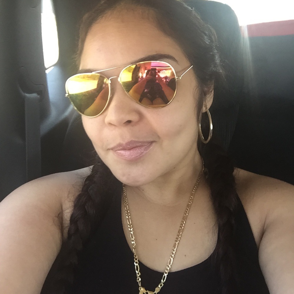 Meet your Posher, Awilda